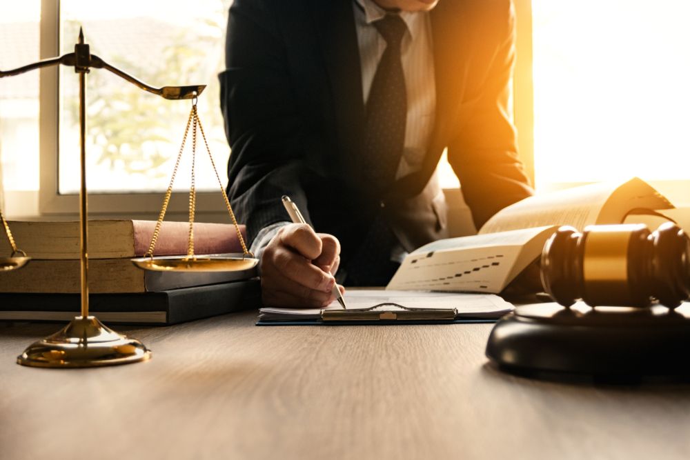 ​What Does a Criminal Defense Lawyer Do?